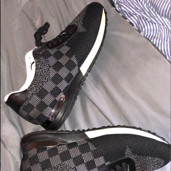 Men Louis Vuitton - Picture 2 of 2